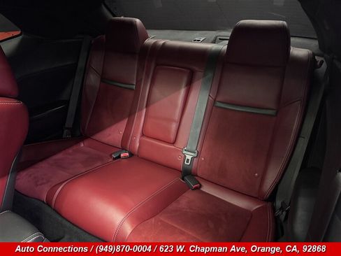 Used 2014 Dodge Challenger SRT8 RWD image 9