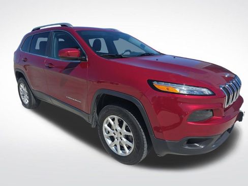 Used 2017 Jeep Cherokee Latitude w/ Comfort/Convenience Group image 8
