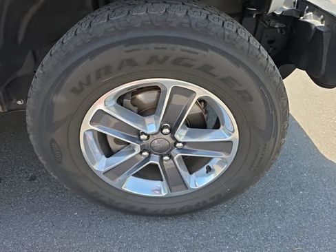 Used 2021 Jeep Wrangler Unlimited Sahara image 20