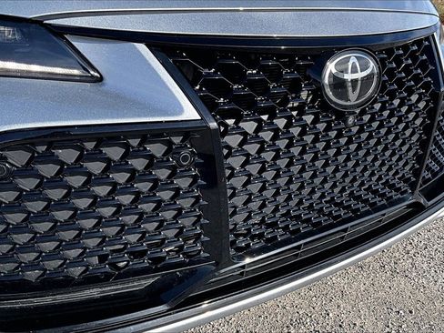 Used 2022 Toyota Avalon Touring image 26