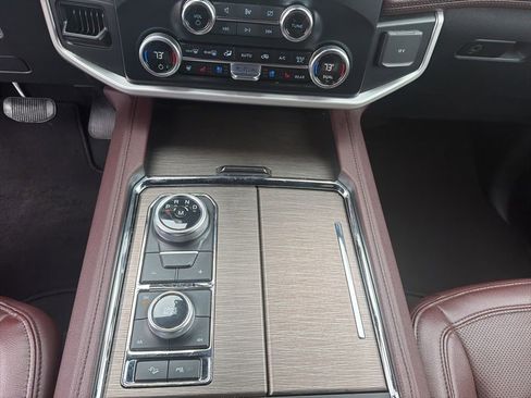 Certified 2024 Ford Expedition Limited image 27