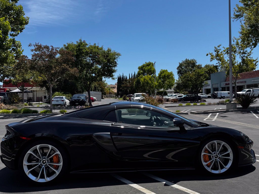 Used 2019 McLaren 570S Spider RWD image 18