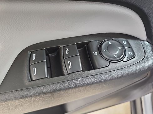 Certified 2024 Chevrolet Equinox LS w/ LS Convenience Package image 32