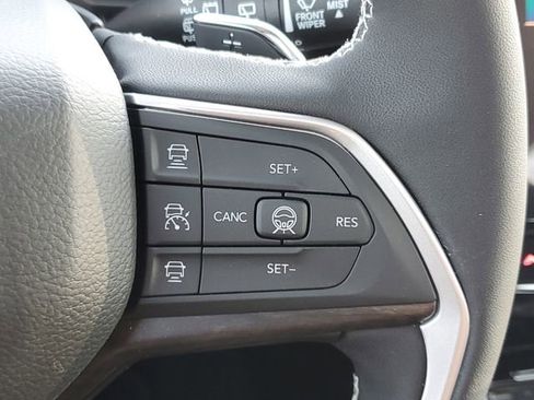 New 2026 Jeep Grand Cherokee L Limited w/ Limited Altitude Package AWD/4WD image 24