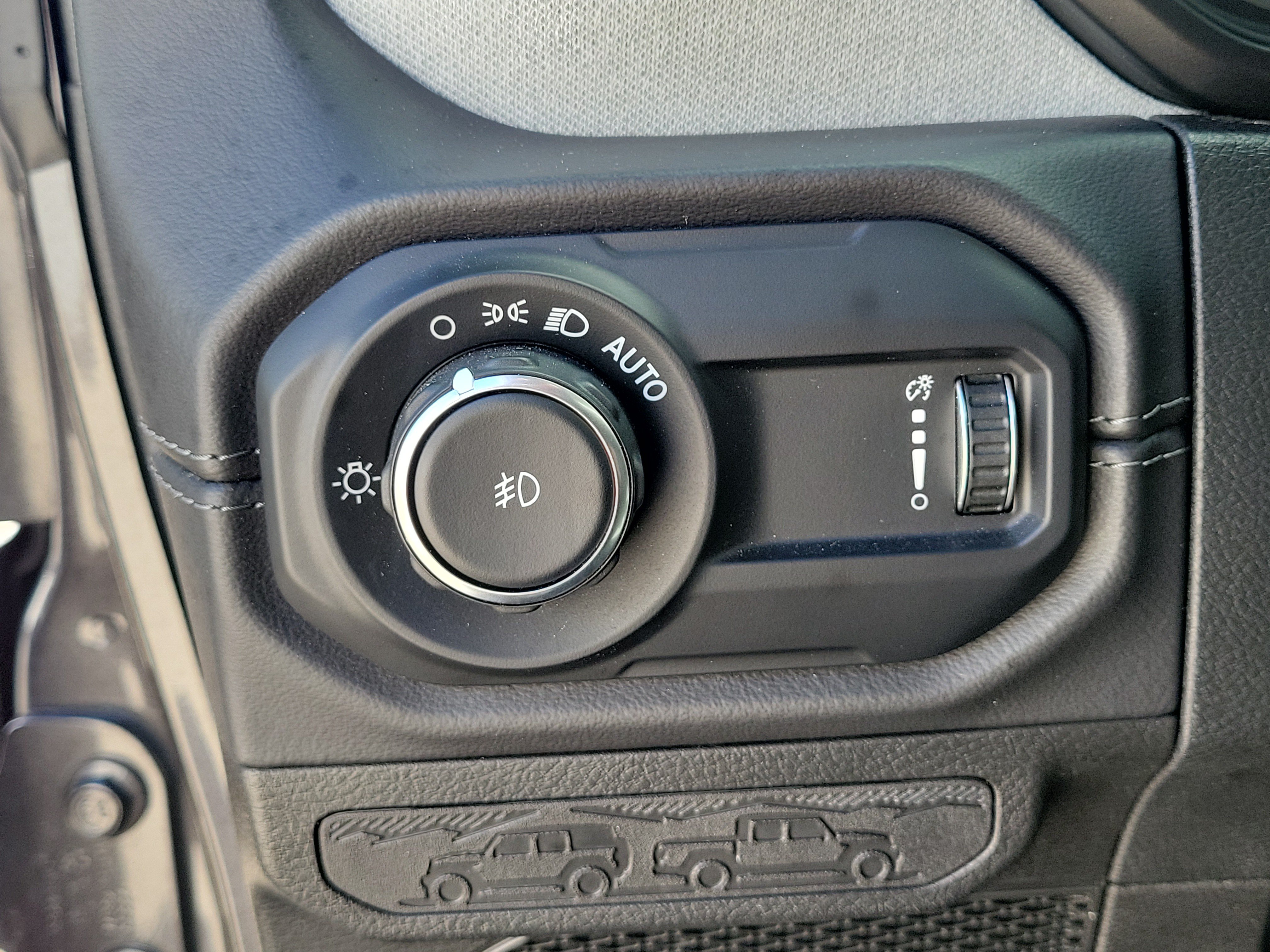 Used 2025 Jeep Wrangler Unlimited Sahara AWD/4WD image 23
