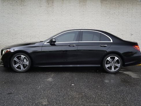 Used 2020 Mercedes-Benz E 350 Sedan image 4