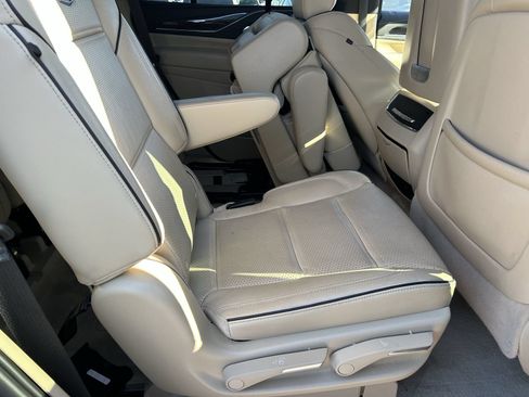 Used 2023 Cadillac Escalade Premium Luxury w/ LPO, Illumination Package RWD image 10