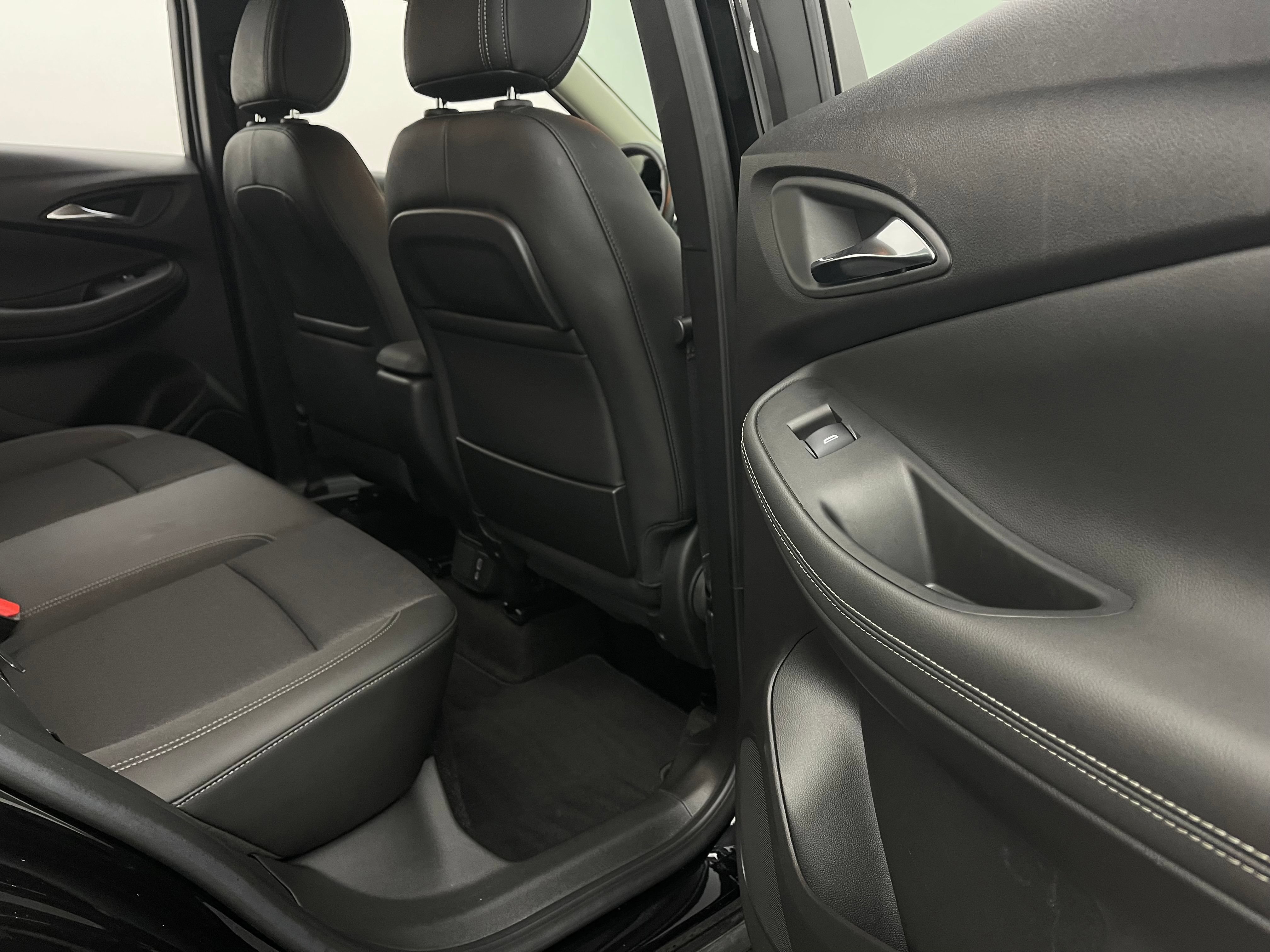 Used 2023 Buick Encore GX Select FWD image 32