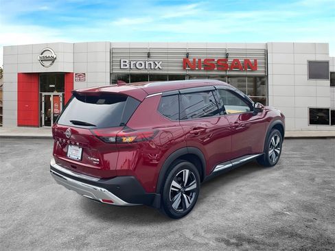 Used 2022 Nissan Rogue Platinum w/ Head-Up Display Package image 7