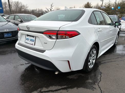 Used 2023 Toyota Corolla LE image 7