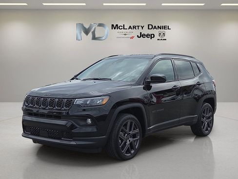 New 2026 Jeep Compass Latitude image 2