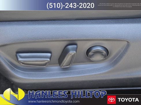 Used 2022 Toyota Camry SE image 25