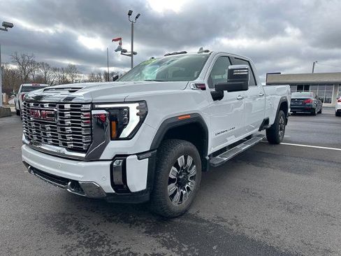 Used 2024 GMC Sierra 3500 Denali image 1