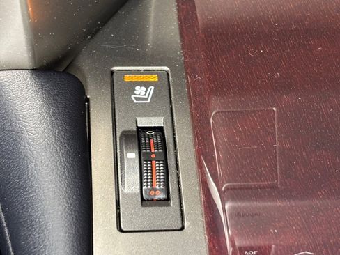 Used 2016 Lexus GX 460 image 26