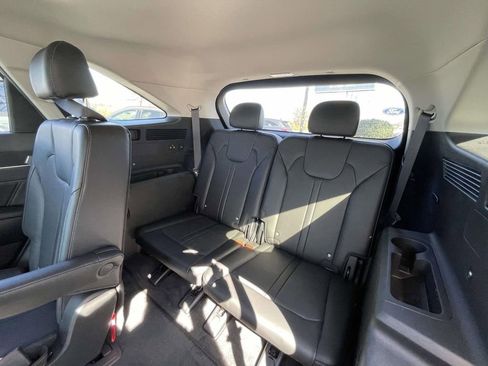 Used 2025 Kia Sorento SX image 25
