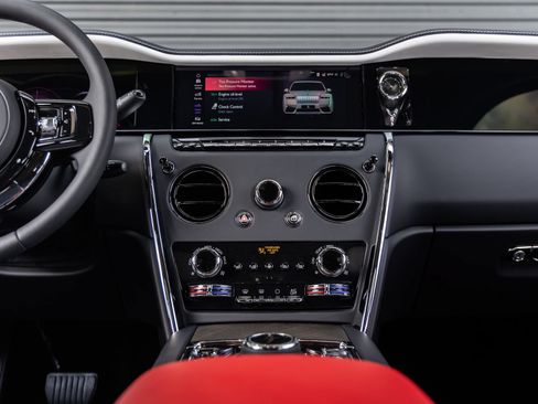 New 2026 Rolls-Royce Cullinan AWD/4WD image 35