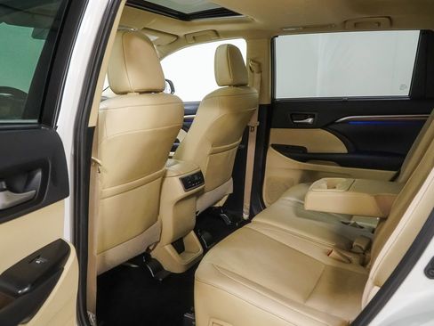 Used 2019 Toyota Highlander Limited image 45
