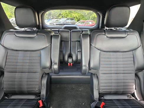 Used 2025 Ford Explorer ST-Line w/ Premium Package RWD image 26