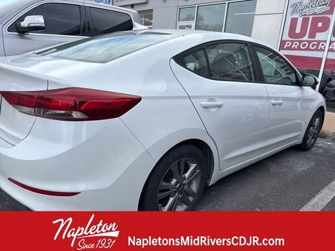 Used 2017 Hyundai Elantra SE image 3