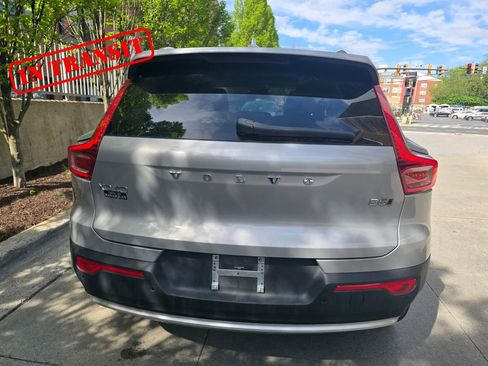 Used 2025 Volvo XC40 B5 Plus image 6