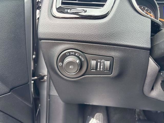 Certified 2019 Jeep Compass Latitude AWD/4WD image 18