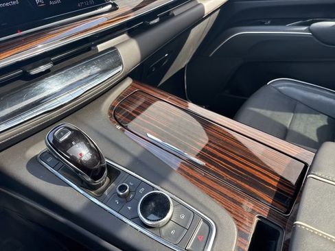 Used 2022 Cadillac Escalade Premium Luxury image 22