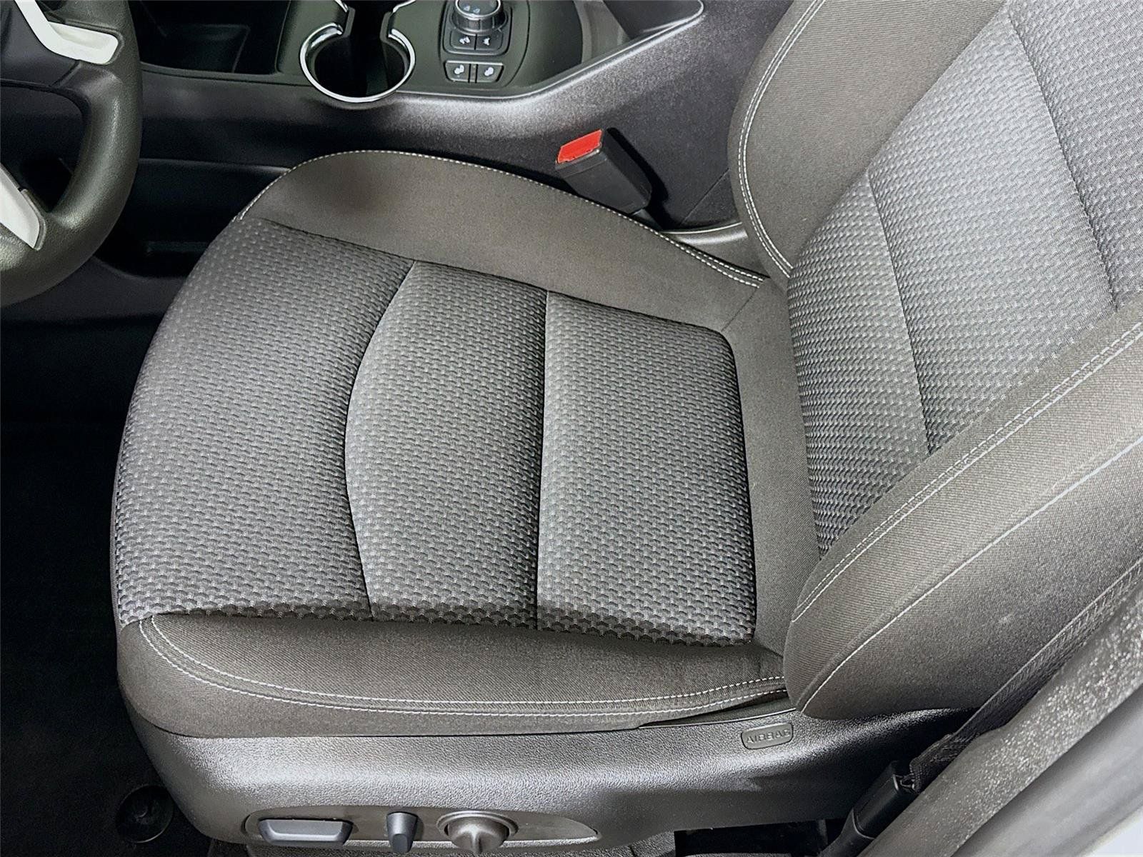 Used 2023 GMC Terrain SLE w/ Driver Convenience Package AWD/4WD image 12