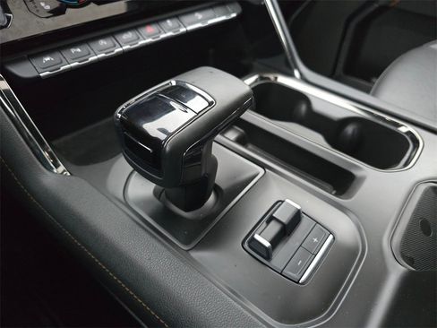 Used 2023 GMC Sierra 1500 AT4 w/ Technology Package image 28