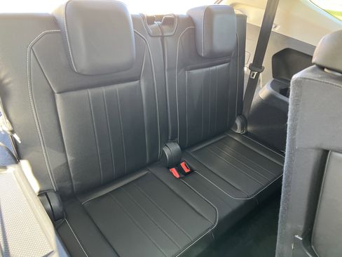 Certified 2023 Volkswagen Tiguan SE image 30