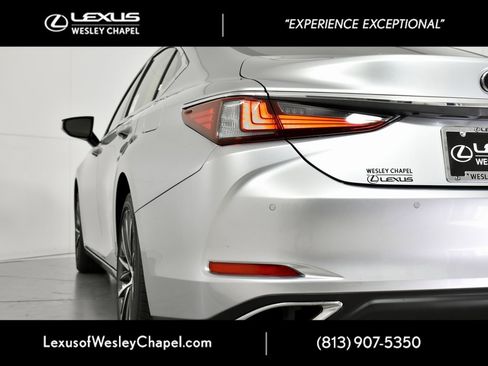 New 2025 Lexus ES 350 w/ Premium Package image 4