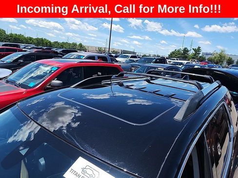 Used 2023 GMC Acadia Denali w/ Denali Ultimate Package FWD image 9