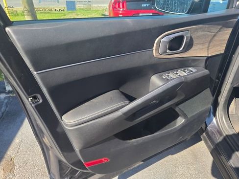 Used 2022 Kia Sorento S w/ Panoramic Sunroof Package AWD/4WD image 24