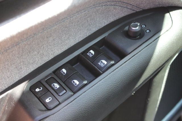Used 2024 Jeep Compass Latitude AWD/4WD image 19