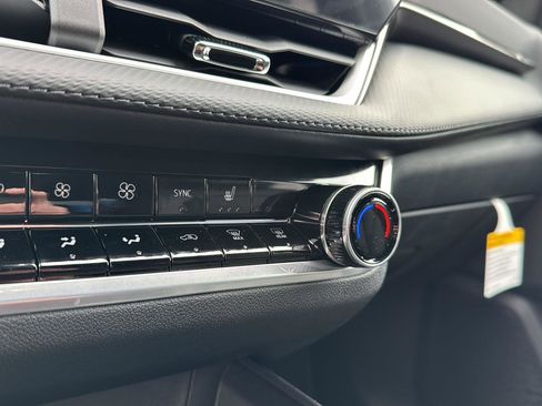 New 2026 Chevrolet Equinox LT w/ Convenience Package II image 24