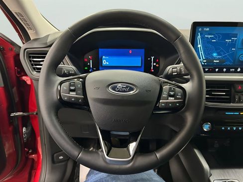 Used 2025 Ford Escape SE image 21