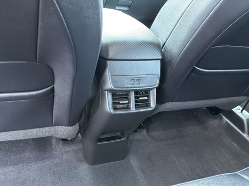 Used 2025 Chevrolet Equinox LT w/ Convenience Package II FWD image 25