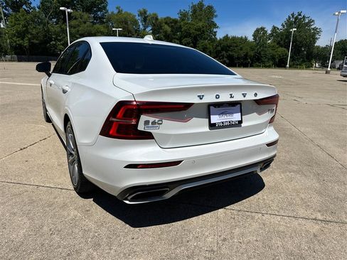 Used 2021 Volvo S60 T5 Momentum w/ Climate Package AWD/4WD image 24