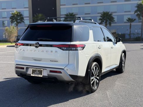 Used 2023 Nissan Pathfinder Platinum image 20