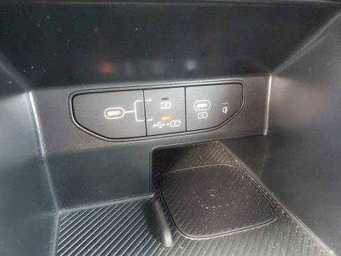 Used 2024 Kia Sorento S FWD image 27