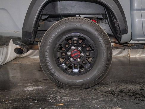 Used 2017 Toyota Tacoma SR5 image 7