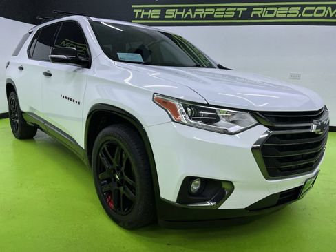 Used 2020 Chevrolet Traverse Premier w/ Redline Edition FWD image 2