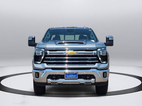 Used 2026 Chevrolet Silverado 3500 LTZ w/ LTZ Premium Package AWD/4WD image 6
