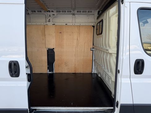 Used 2015 RAM ProMaster 2500 w/ Mopar Trailer Tow Group image 8