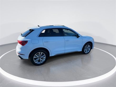 Used 2024 Audi Q3 2.0T Premium image 9