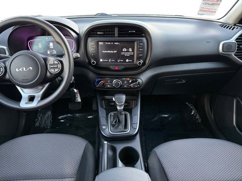 Used 2024 Kia Soul LX image 11