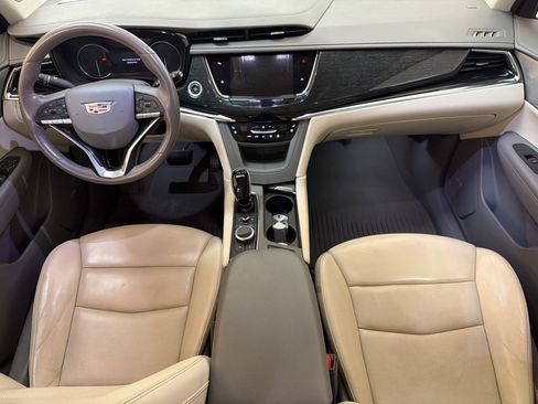 Used 2021 Cadillac XT6 Premium Luxury AWD/4WD image 17