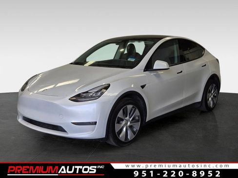 Used 2023 Tesla Model Y Long Range image 1