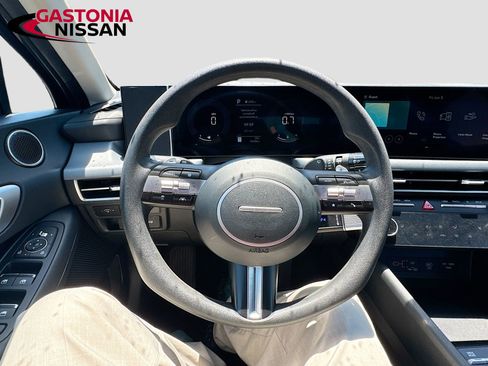Used 2025 Hyundai Sonata SEL FWD image 14