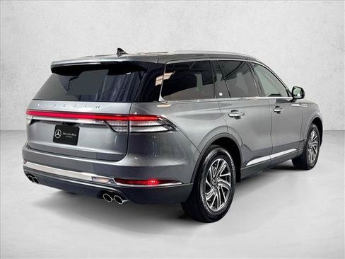Used 2024 Lincoln Aviator AWD image 5