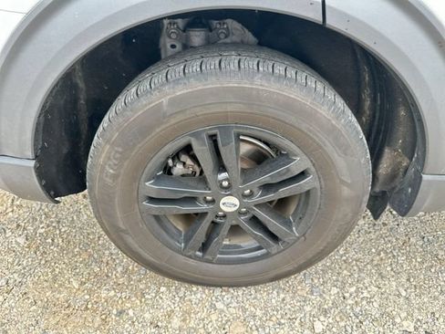 Used 2020 Ford Explorer XLT w/ Equipment Group 202A AWD/4WD image 46
